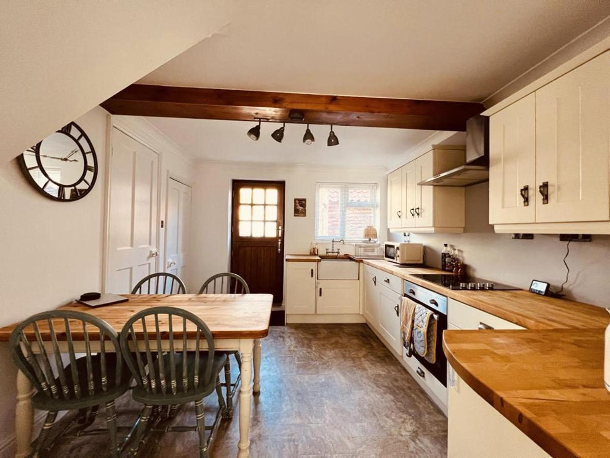Cosy Cottage Four Miles From Lincoln City Centre ภายนอก รูปภาพ